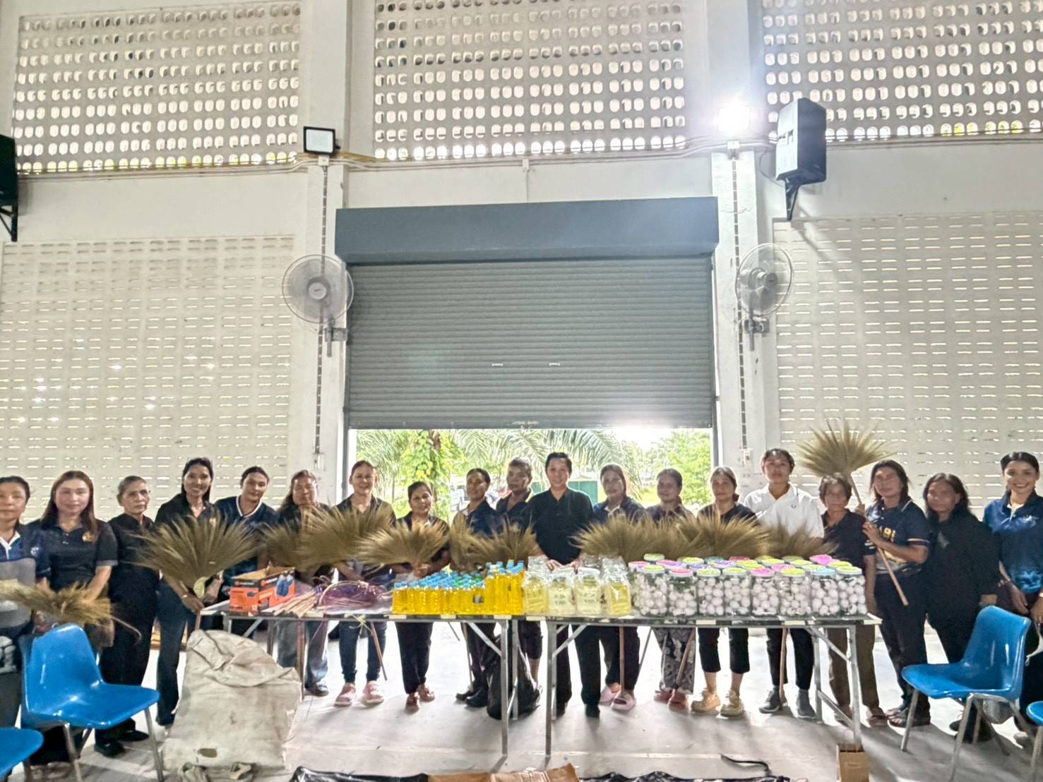 🐘พช.ลำทับ ร่วมขับเคลื่อนการขจัดความยากจน พัฒนาทักษะอาชีพแก่ครัวเรือนยากจนในพื้นที่